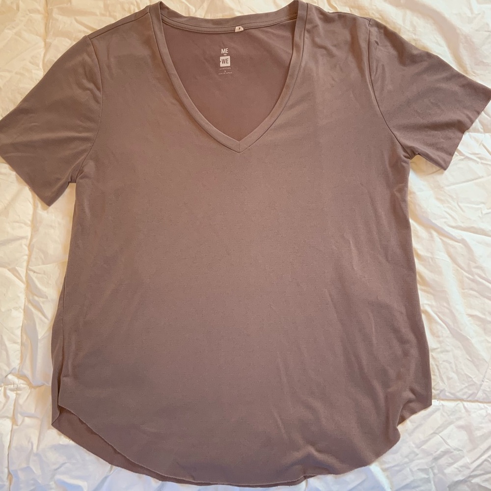 Me to We Essentials V Neck Rough Cut Top